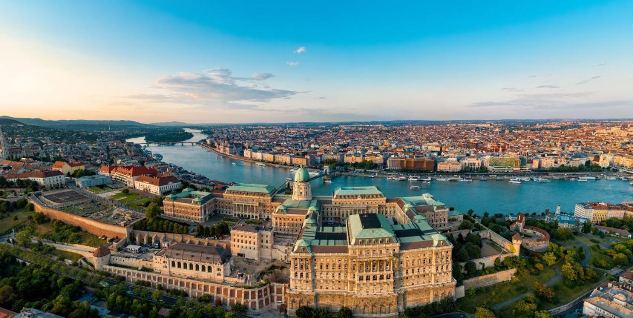 Premium Buda Castle Apartment Budapest Bagian luar foto