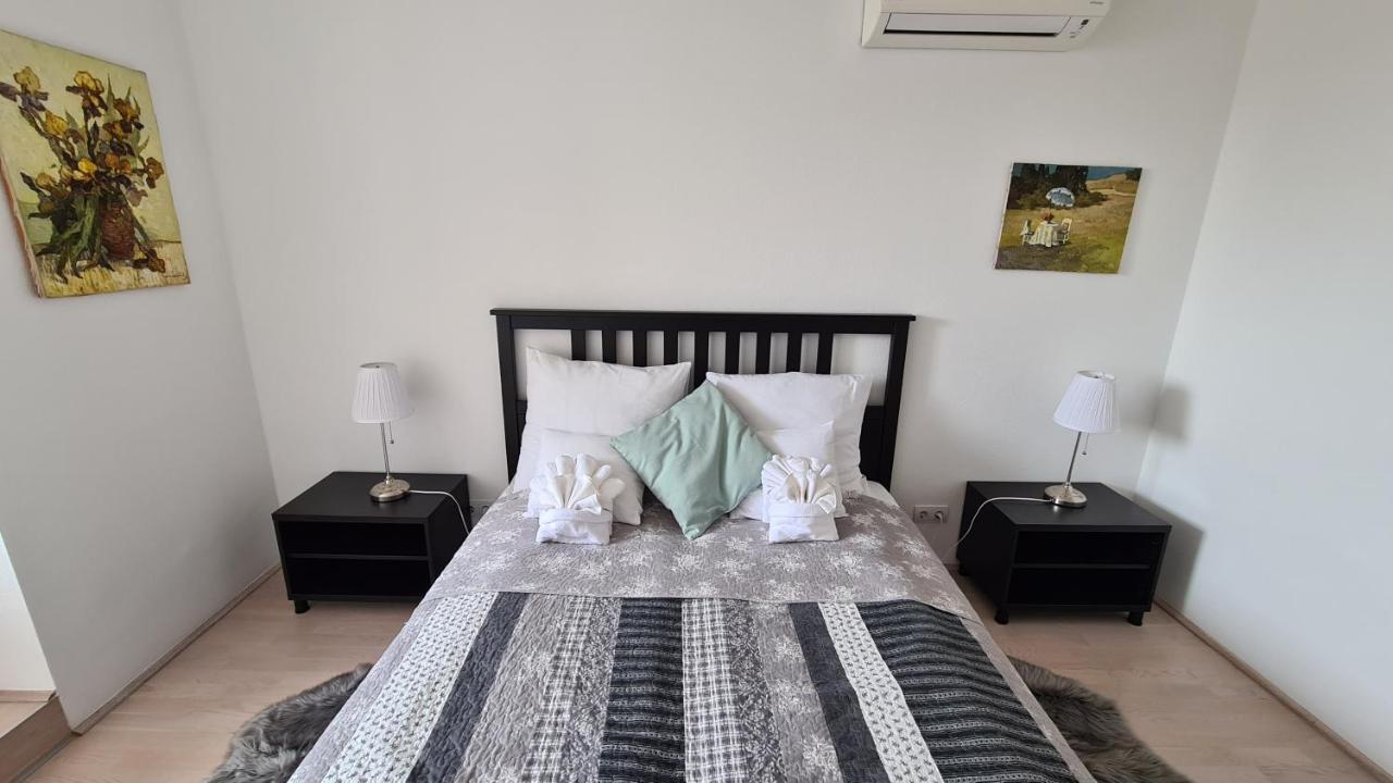 Premium Buda Castle Apartment Budapest Bagian luar foto