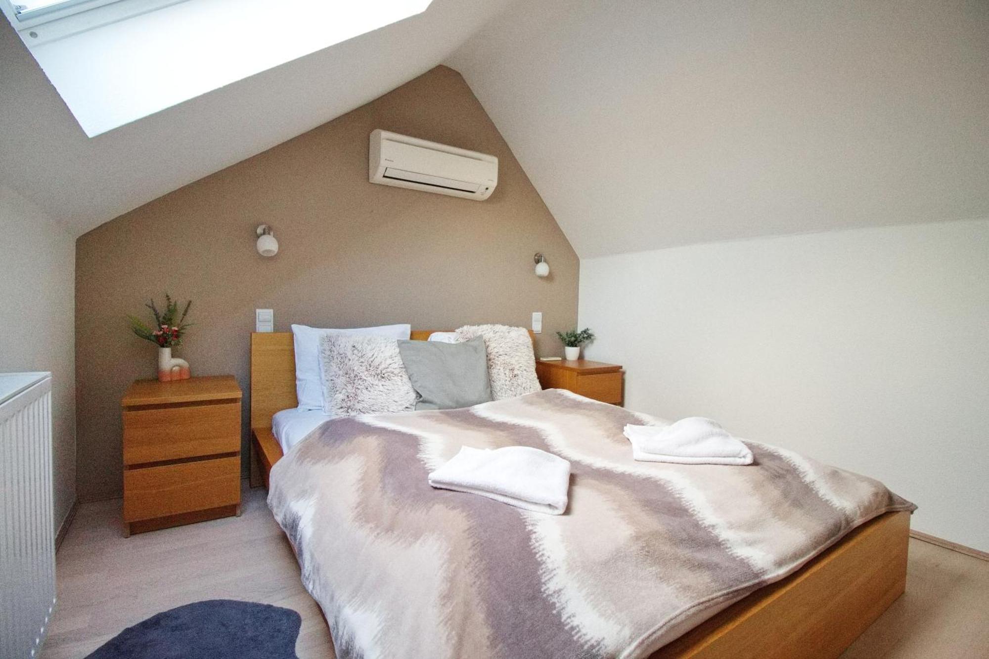 Premium Buda Castle Apartment Budapest Bagian luar foto