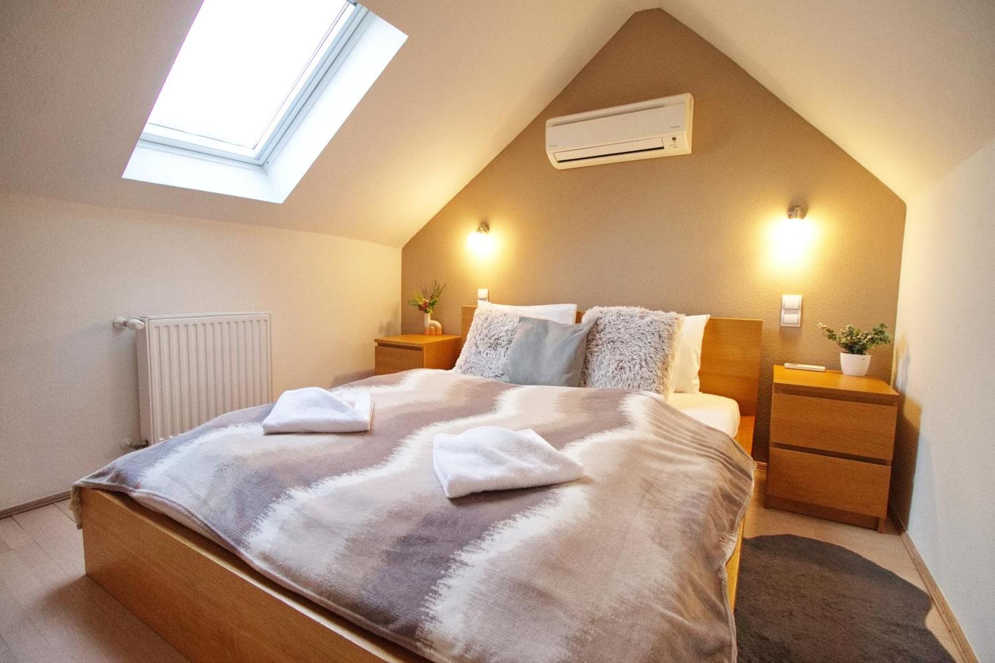 Premium Buda Castle Apartment Budapest Bagian luar foto