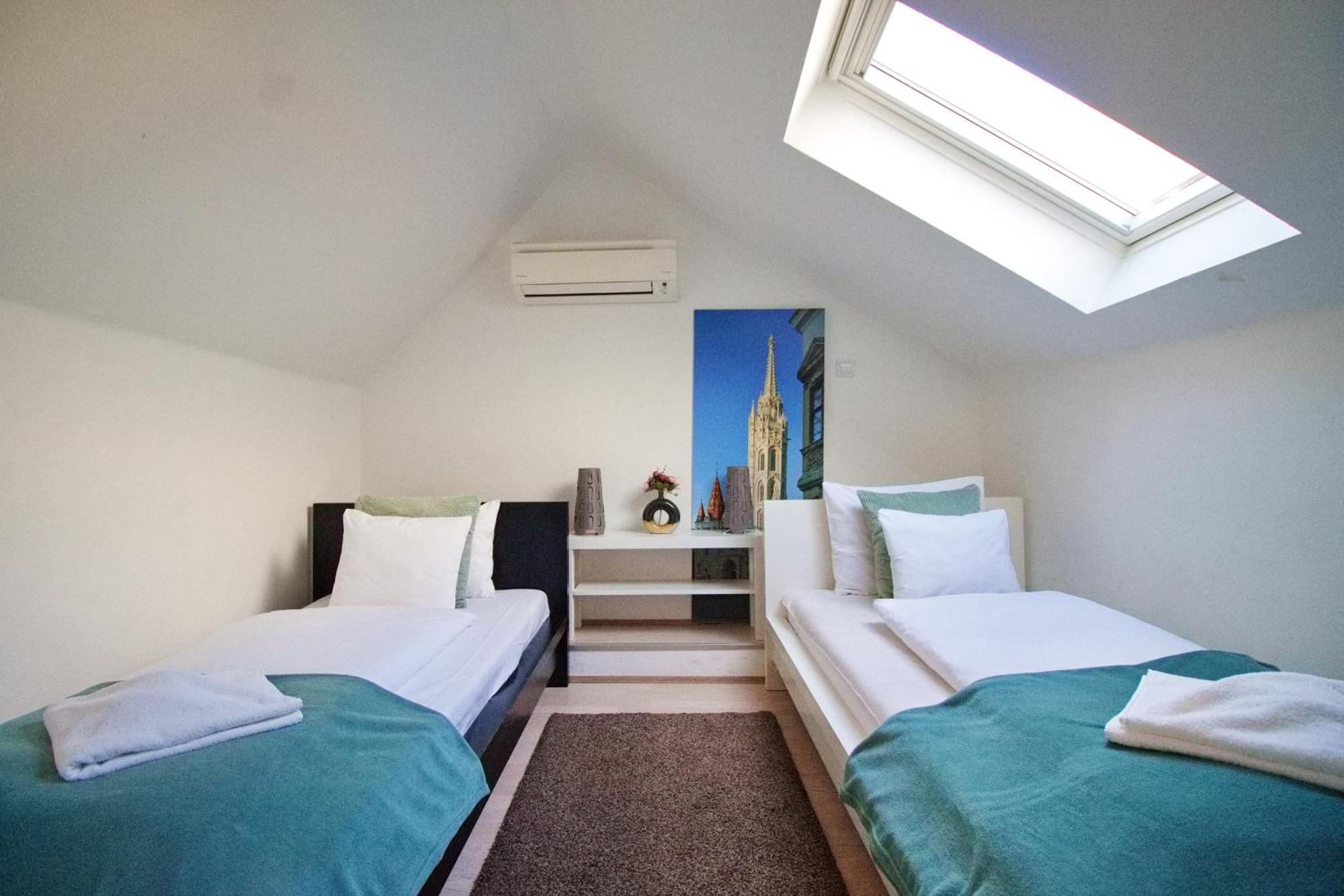 Premium Buda Castle Apartment Budapest Bagian luar foto